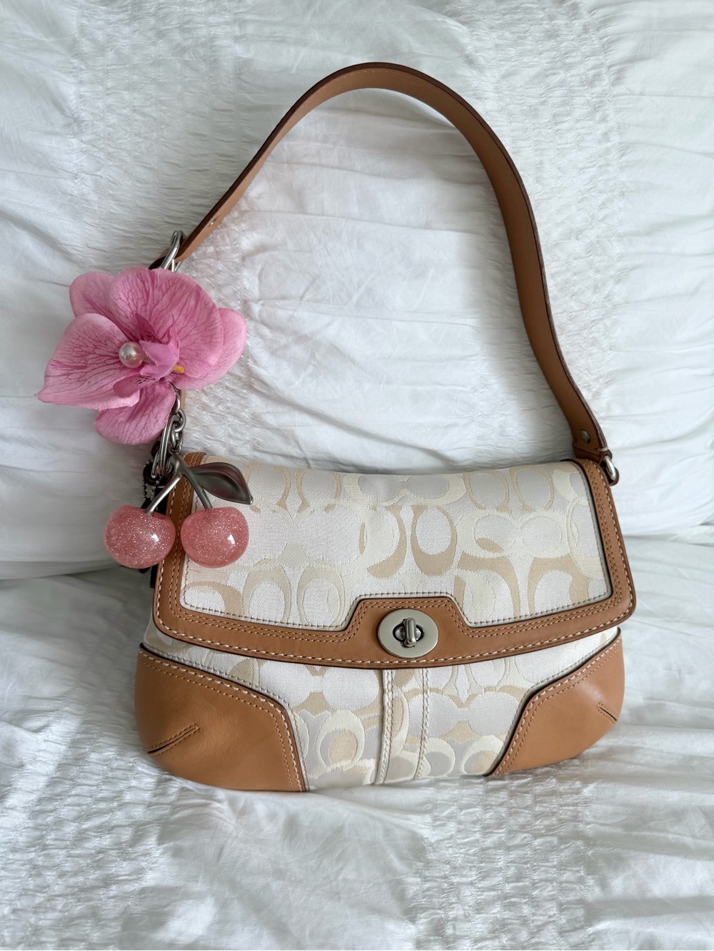 Vintage  Coach Signature Turnlock Flap Shoulder Bag (small) - Picture 2 of 11